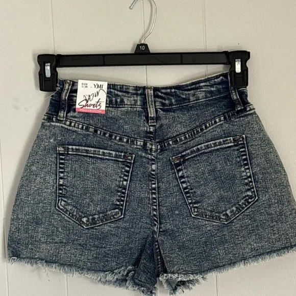 - YMI Dream Collection Denim Shorts Back Comfort Stretch Size 3/26 NWT - Picture 7 of 14